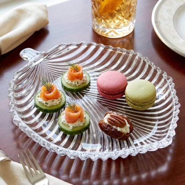 Leaf Shape Glass Serving Tray 20 x 16 cm Platter for Snacks and Dessert (1 Pc)