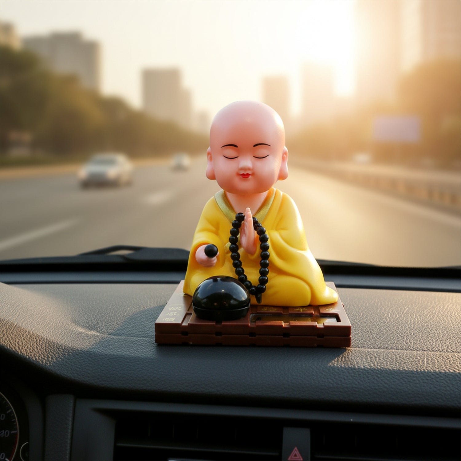 Solar Buddha Statue – Eco-Friendly Movement & Meditation Decor