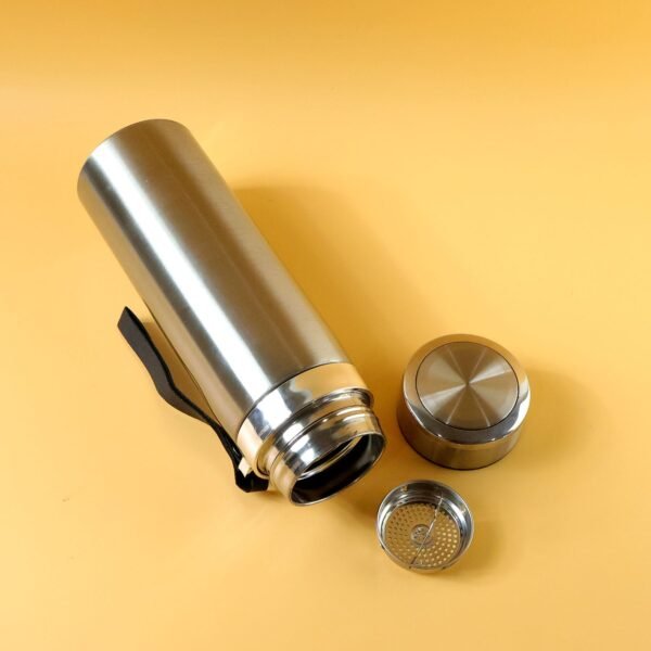Stainless Steel Vacuum Flask – Keeps Beverages Hot & Cold