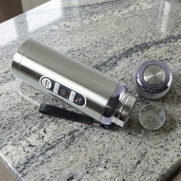Vacuum Insulated Water Bottle – Keep Drinks Hot or Cold All Day