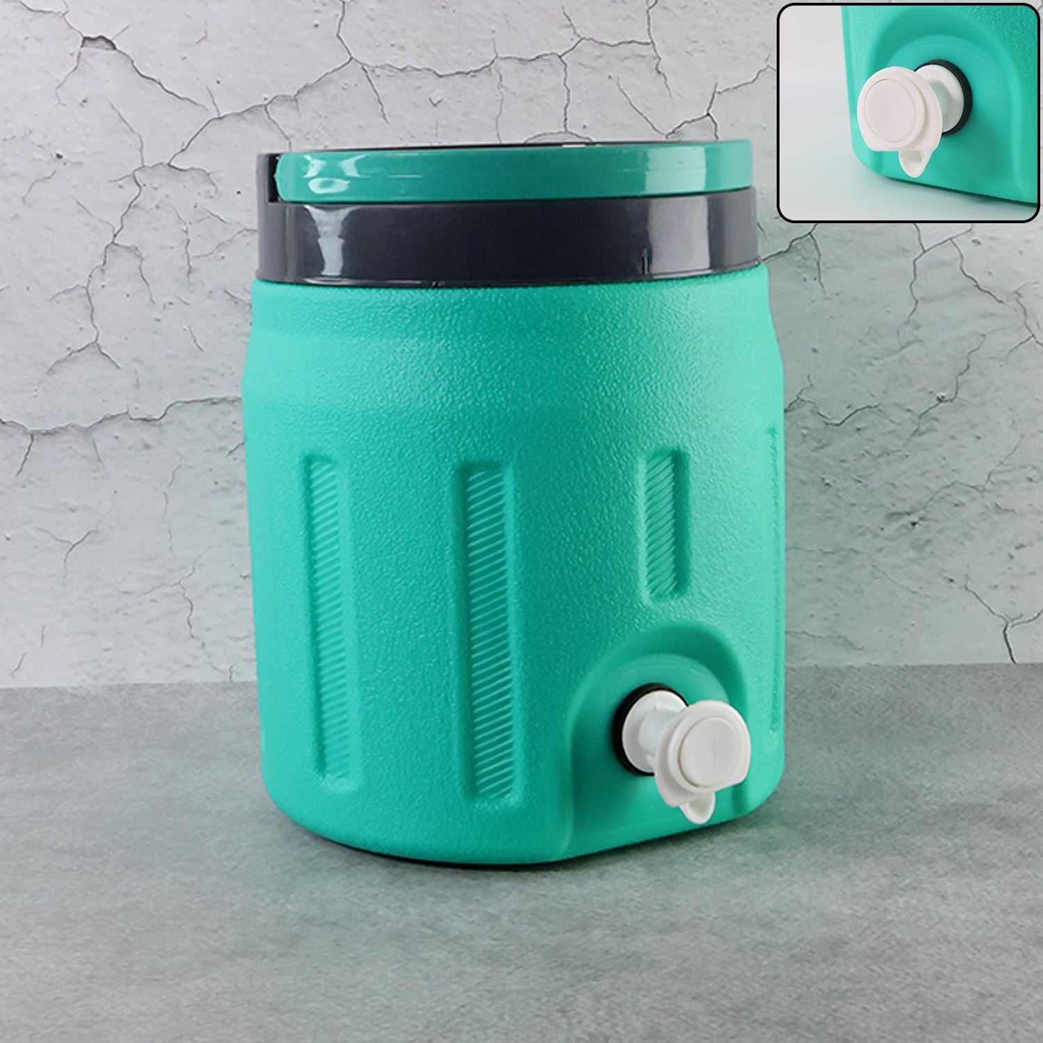 Insulated Water Jug 4L – Keeps Water Refreshingly Cool
