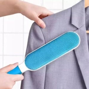 Pet Hair Remover – Self-Cleaning & Reusable Fur Brush | Waggy Tales