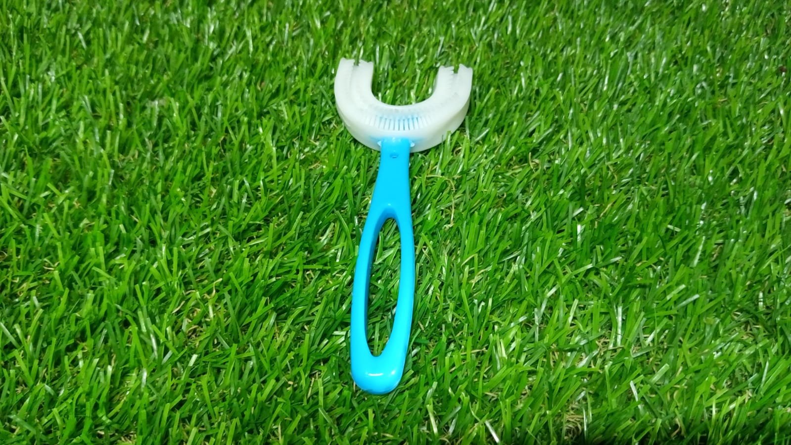U-Shaped Toothbrush for Kids – Gentle Silicone Clean | Mini Bubbles