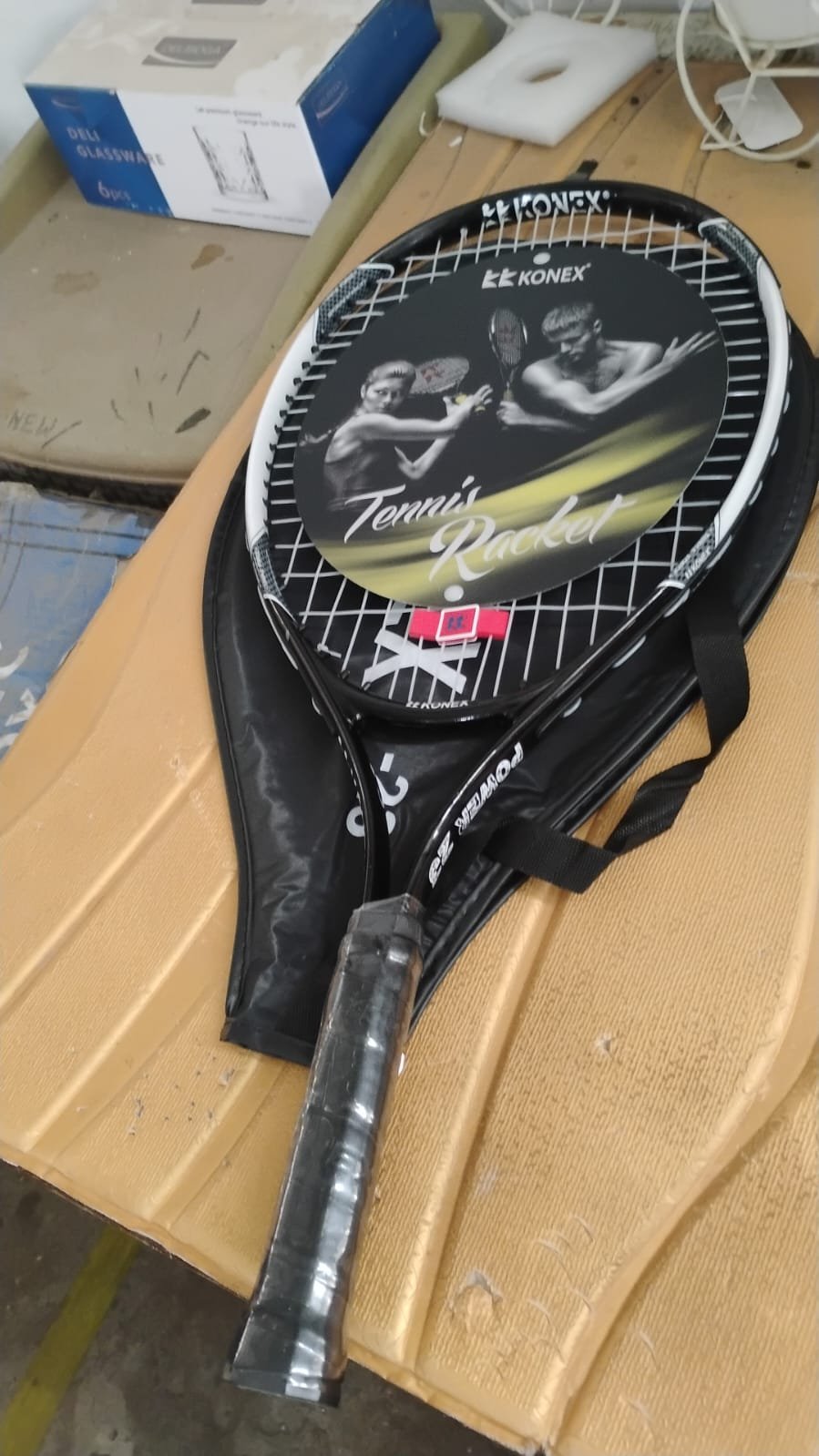 Lightweight Tennis Racket – Durable Aluminium Frame with Full Cover