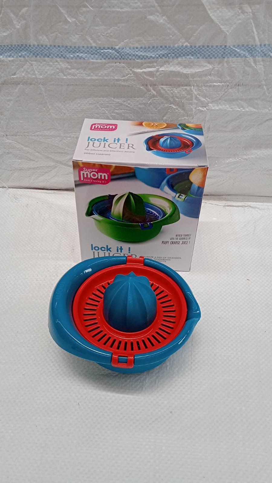 Manual Citrus Juicer – Premium Hand Press with Lock & Strainer