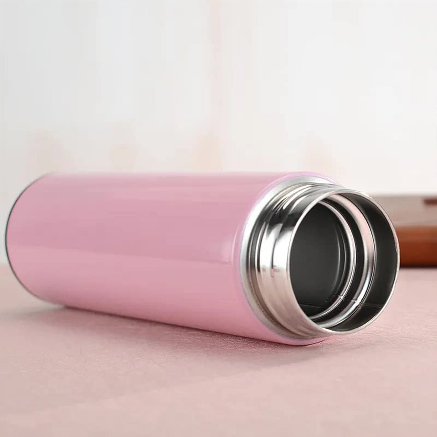 bottle-05_d152a156-5a95-4c1b-8607-dd41195d1985 Smart Vacuum Insulated Water Bottle – LED Temperature Display 500ML
