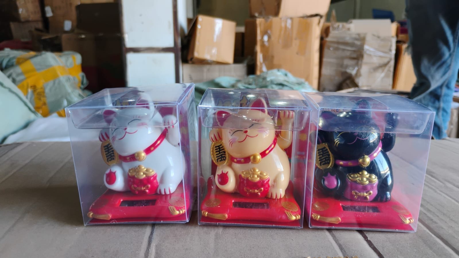 c21f33ee-dda5-42ce-8e7b-ee17e6f2bf4b Waving Lucky Cat Statue – Solar Powered Wealth Decor | Styleva