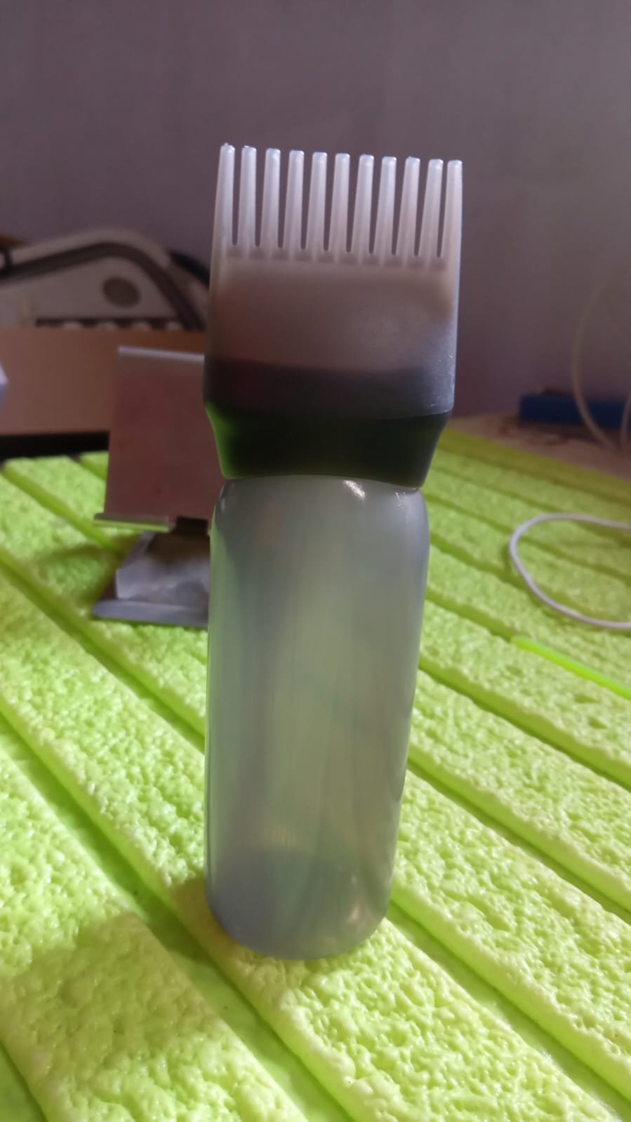 Hair Colour Applicator Bottle – Precise & Mess-Free | Calm & Curl