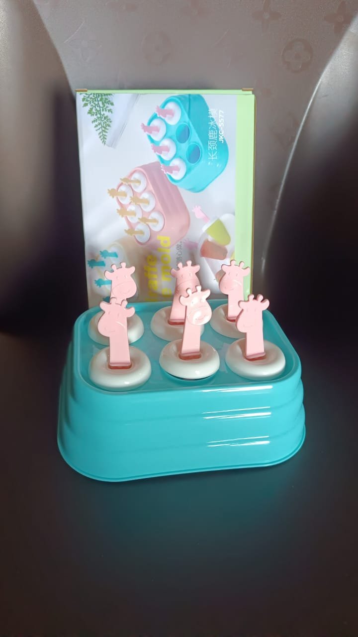Giraffe-Shaped Ice Cube Molds – 6-Cavity Popsicle Maker | Bake & Dwell
