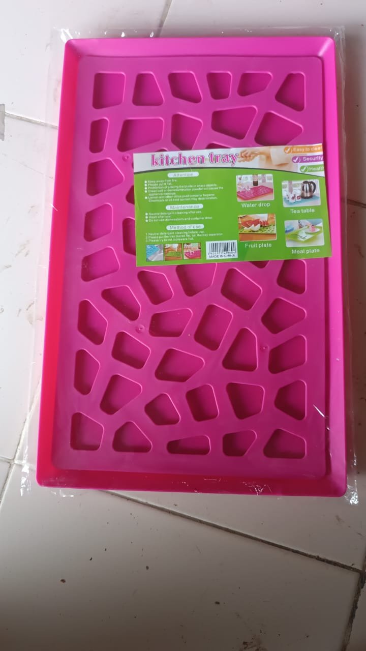 Plastic Kitchen Tray – Durable Modern Hollow Design 40x25 cm