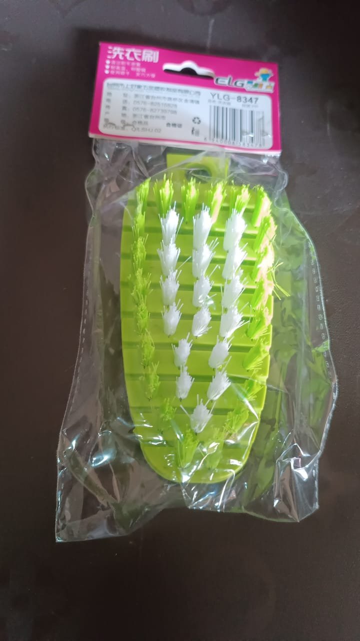 Fruit & Vegetable Cleaning Brush – Durable Flexible Design | SparkleTidy