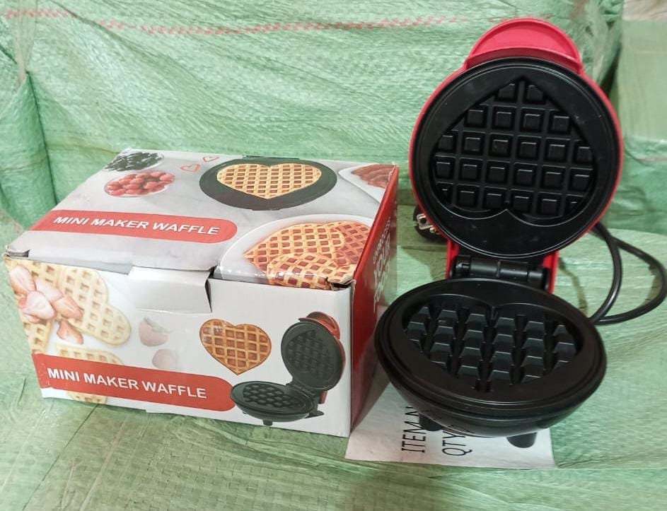 Mini Waffle Maker – Compact Non-Stick Quick Breakfast Iron