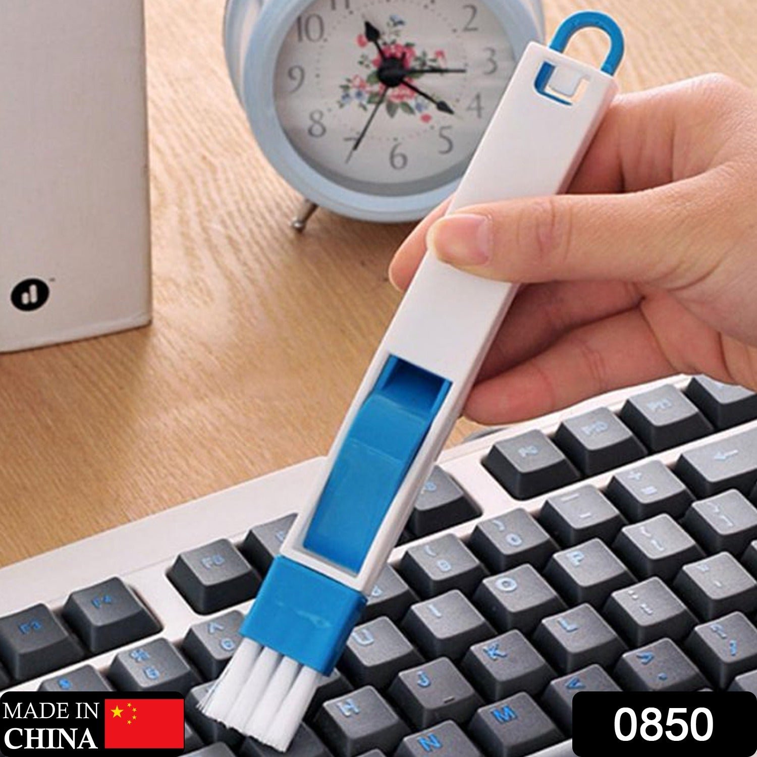 Window Slot Cleaning Brush – 2-in-1 Tool for Narrow Gaps | WipeTech