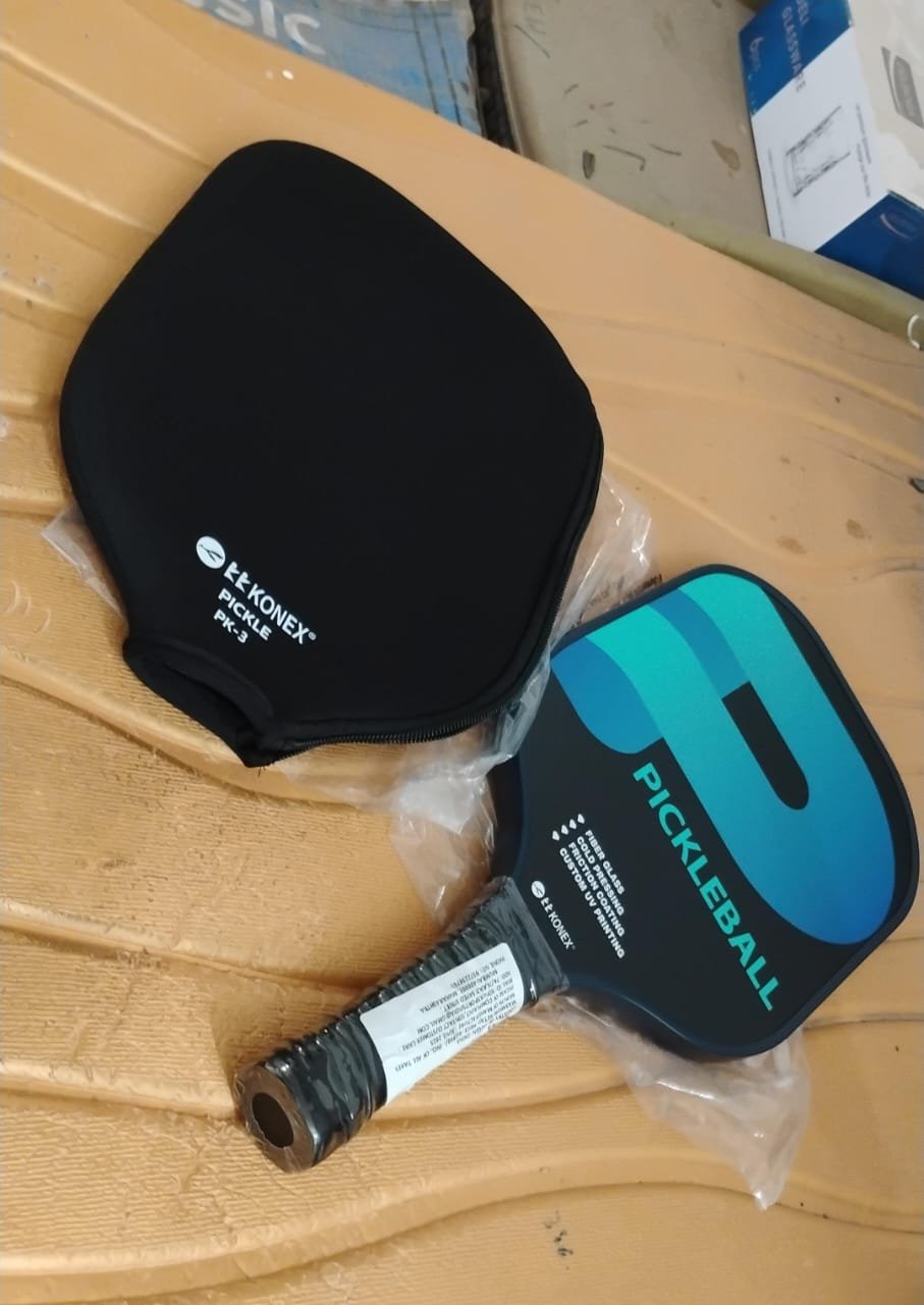 Fiberglass Pickleball Paddle – Cushioned Grip for Superior Control